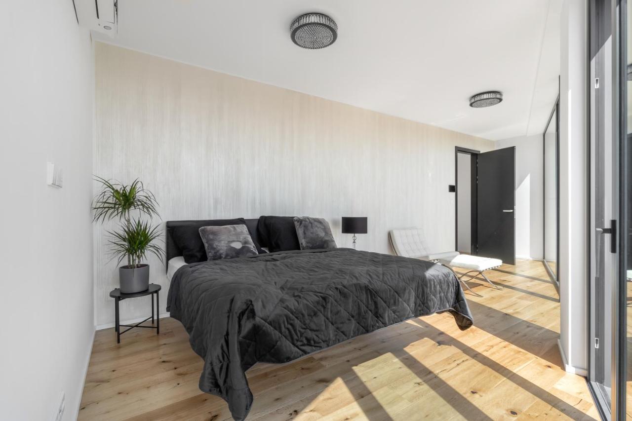 Luxury Penthouse Prague Apartment Exterior photo