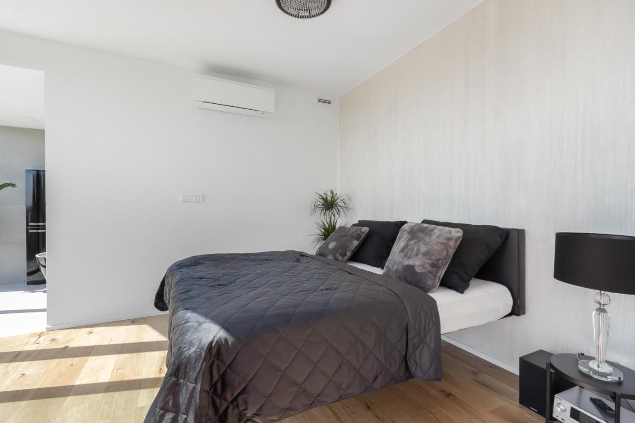 Luxury Penthouse Prague Apartment Exterior photo