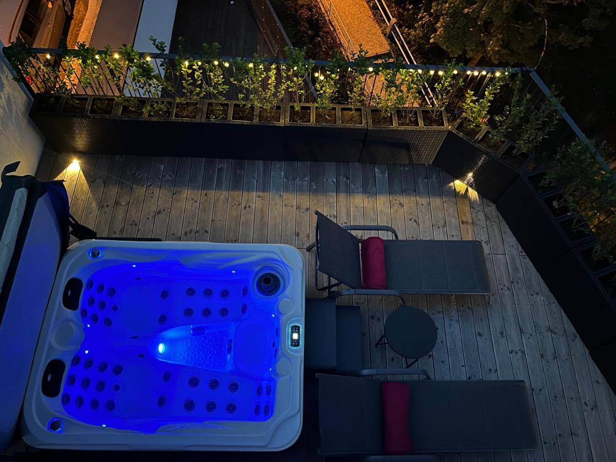 Luxury Penthouse Prague Apartment Exterior photo